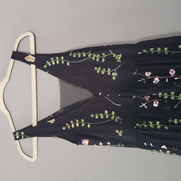 Luxedo Forever Lovable Black Floral Maxi Dress - Picture 8 of 12